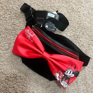 NWT Loungefly Disney Minnie Mouse velvet bow belt fanny pack
